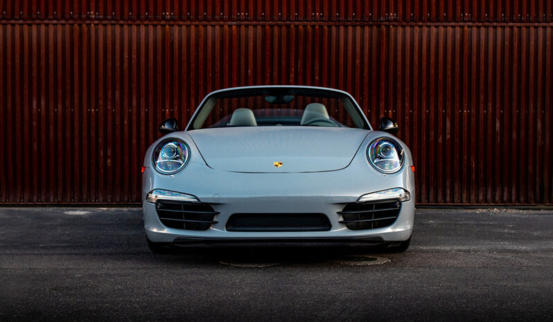 
								2013 Convertible Porsche 911 S w/ Performance Exhaust full									