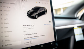 
									2023 Tesla Model Y full								