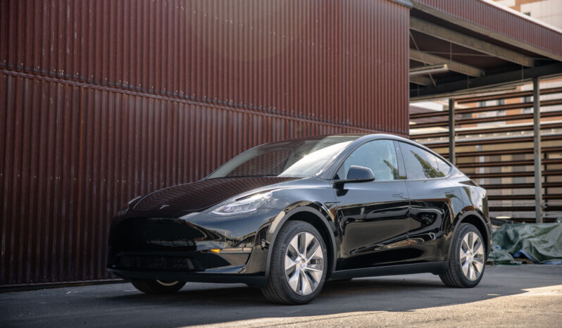 
								2023 Tesla Model Y full									